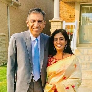 Meet your Posher, Mona